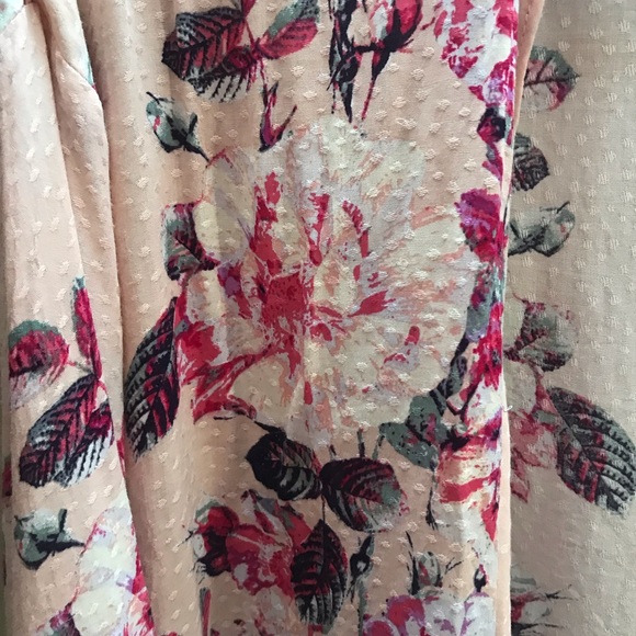 Front tie floral printed shirt! - Picture 3 of 5